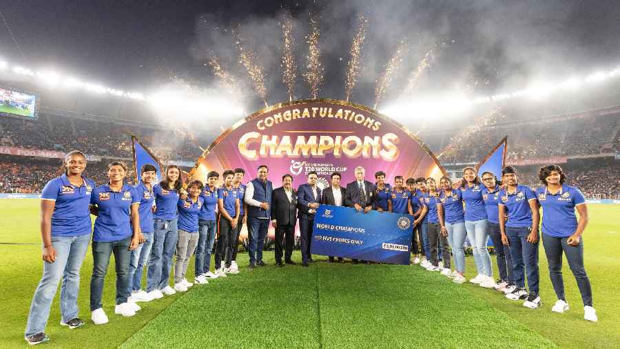 India's victorious U-19 team was felicitated by Sachin Tendulkar before the start of the third T20I in Ahmedabad