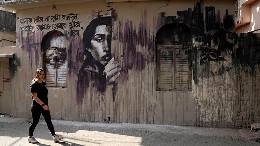 Behala Nutan Sangha and the artists transformed a locality in Behala into an art gallery