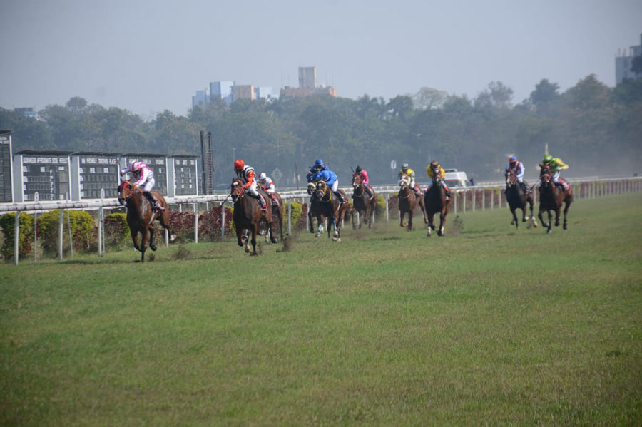 The Royal Calcutta Turf Club races were held on Thursday at the Kolkata Race Course. Lt Gen RP Kalita, General Officer Commanding-in-Chief of the Indian Army's Eastern Command, presented The Eastern Command Cup. Nisha Kalita, regional president, Army Wives’ Welfare Association, presented the Lt Gen Jameel Mahmood Memorial Cup to the winners  