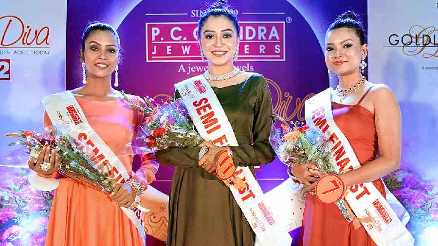 Semi-finalists from Siliguri audition: (L-R) Titli Saha, Tamanna Naha and Kajal Chhetri