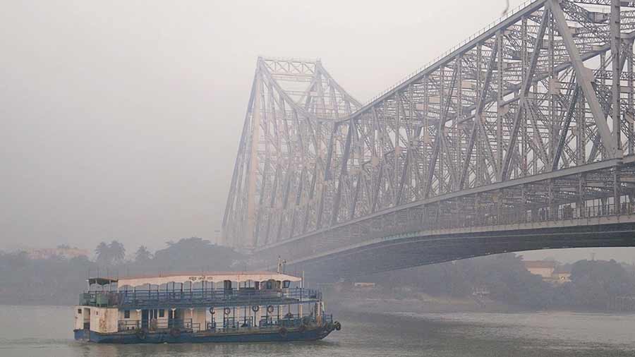 A view of the bridge from the Hooghly