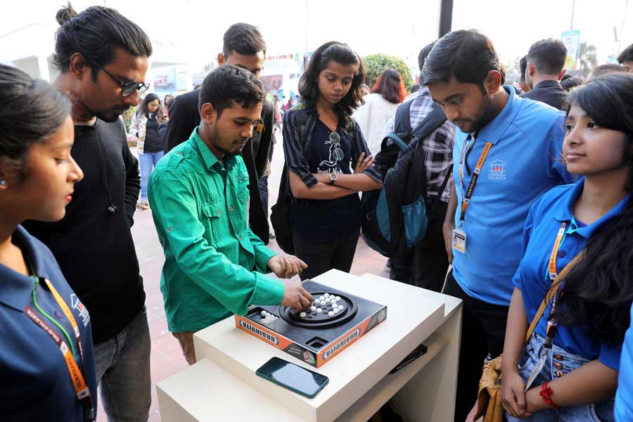 Visitors engage in a game of Brainvita. Bushra Hussain, a third-year student from EIILM, said, ‘’This is my second visit to the Kolkata Book Fair. We are playing brain games like Brainvita. Health awareness camps have also been set up. The students of hospitality management are offering free mocktails to our visitors.’’ ‘Vedic Economy’ written by Rama Prosad Banerjee, chairman and director, EIILM, will also be launched on February 3