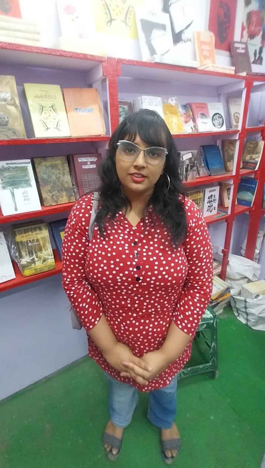 Writer Madhubani Kulabhi said, ‘Boi Mela has played an integral part in my life since my childhood days. Every year, I come here to enjoy the environment and immerse myself in different books’