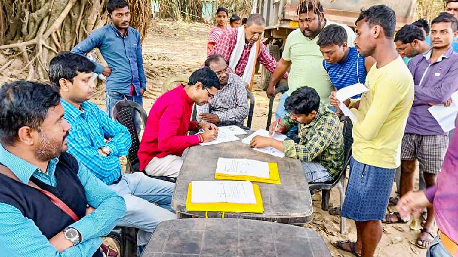 Officials collect applications for land leaseholds at Matkatpur village on Sunday