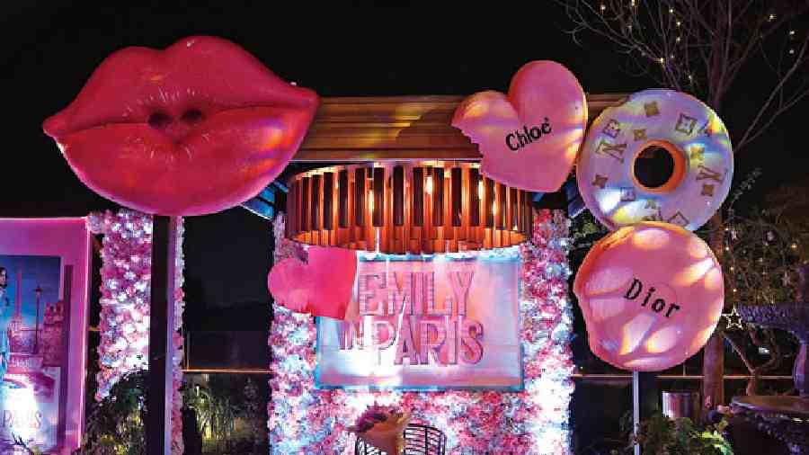 The Emily in Paris zone was the most popular one with guests who dressed as Emily, Mindy, Alfie and Pierre making a beeline to pose. Luxury brands, giant lips and signature floral backdrop made it a beautiful spot for Instagram!