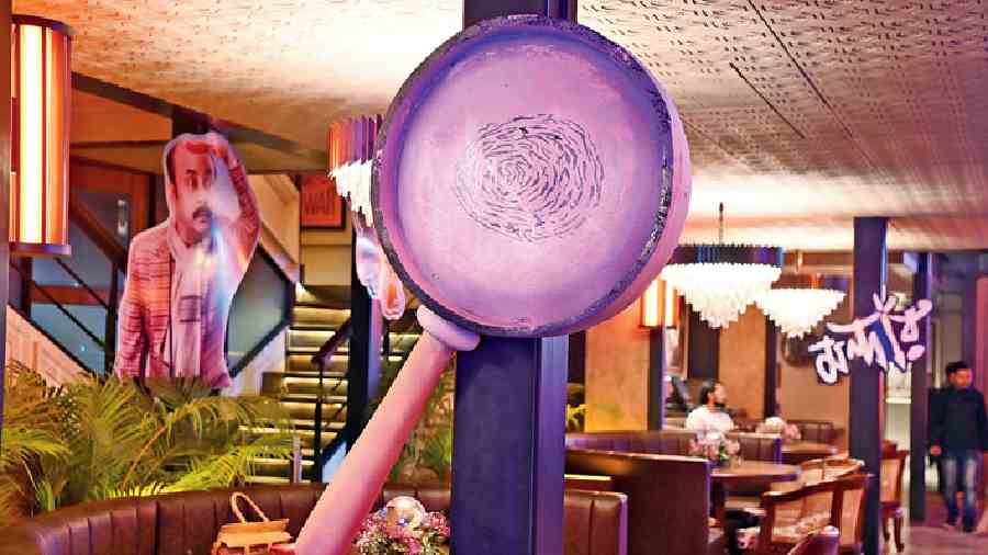 Who that? Sherlock? No, it’s Eken Babu. Dedicated to the eponymous sleuth in the Hoichoi Bengali show, there was an Eken Babu lounge too.