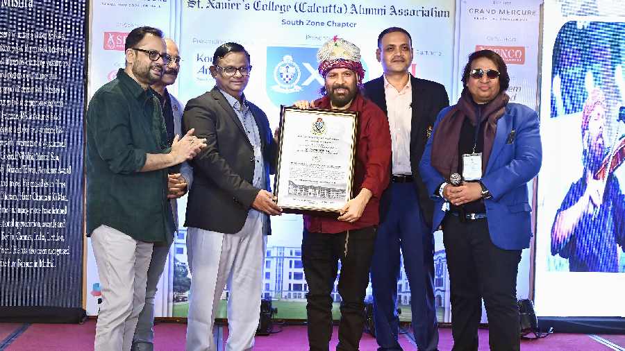 Film composer and music director Debojyoti Mishra received the Excellence in World Music and Performing Arts Award.