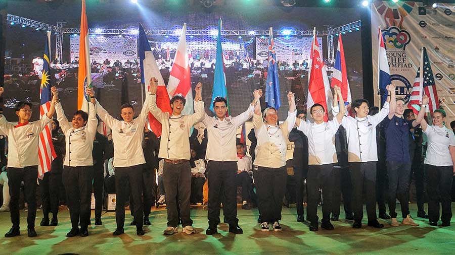 The spirit of unity was emphasised as all the young chefs marched with their flags on the stage 