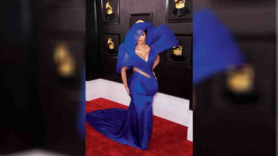 If one word could sum up this year’s red carpet at the Grammys it would be ‘dramatic’ and Cardi B led the troupe in the most OTT Gaurav Gupta custom number in cobalt blue that had a patent GG touch in the form of sculptural construction. The colour not only complemented her but she literally owned the dress. She also indulged in some PDA with her partner Offset!