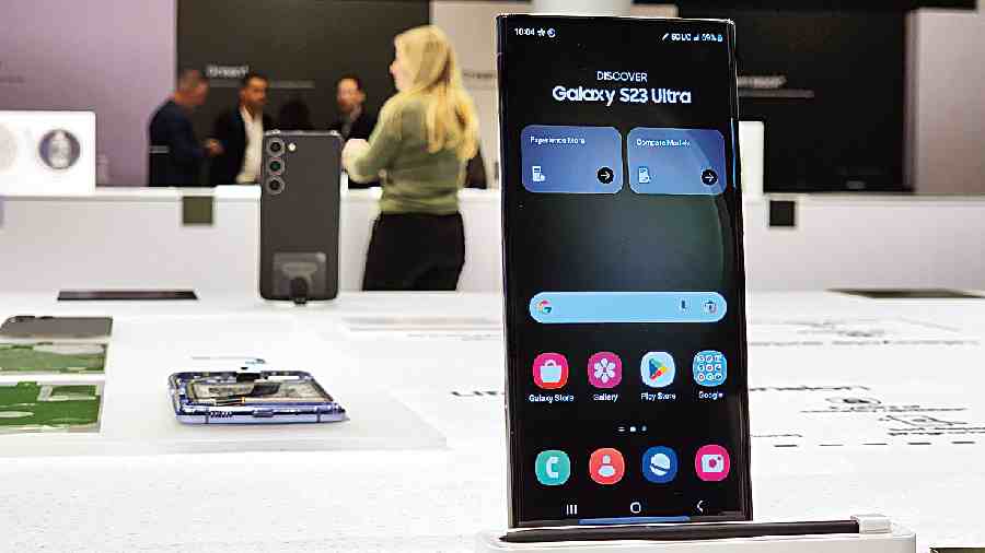 New Samsung Galaxy phones on display in San Francisco