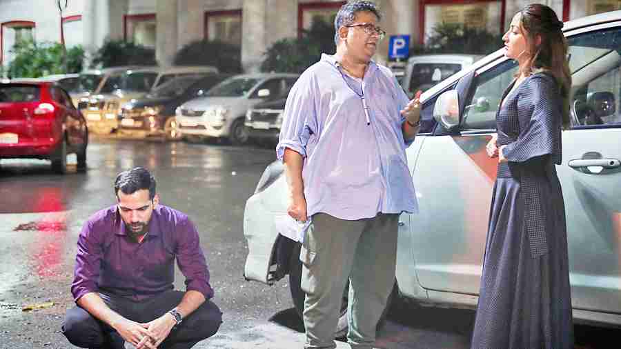 Yami with director Aniruddha Roy Chowdhury at the shoot of Lost
