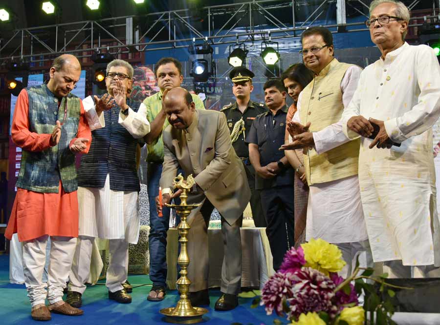 West Bengal Governor C.V. Ananda Bose inaugurates the ninth  Kolkata Literature Festival at the 46th International Kolkata Book Fair on Thursday. Minister Bratya Basu, Sudhangshu Sekhar Dey, Tridip Chatterjee and Raju Barman were among the other delegates present at the inaugural ceremony