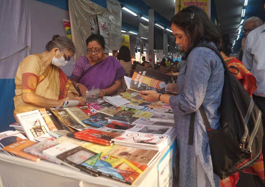 With two days left for the 46th International Kolkata Book Fair to end, people continued to throng the boimela prangan on Friday