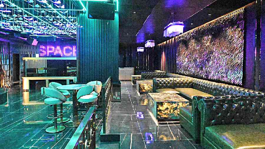 Club Pub Restaurant Disco Dj Lights at Rs 5500, डिस्को लाइट्स in New Delhi