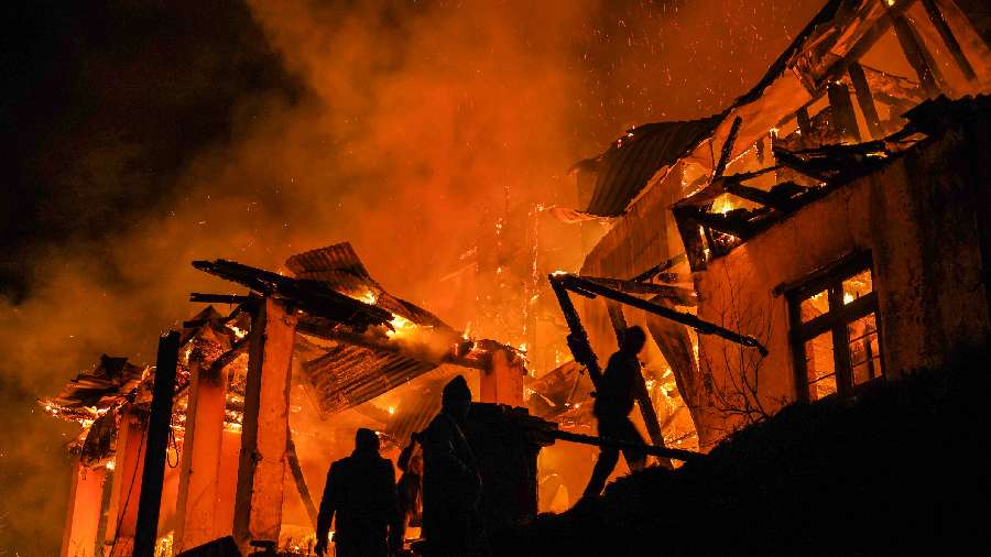 Blaze in Salt Lake destroys 100 shanties
