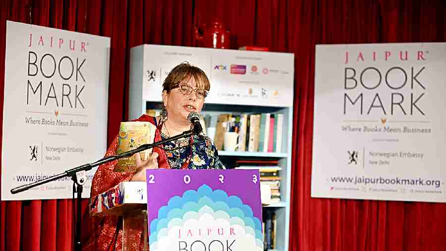 The 7th Vani Foundation Distinguished Translator Award for the year 2023 was presented to Daisy Rockwell for her contribution towards making Hindi and Urdu visible on the global literary landscape. She is known to have translated Geetanjali Shree’s Ret Samadhi into Tomb of Sand, which got them the Booker prize.