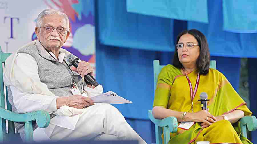 Gulzar held the audience as usual while in conversation with awardwinning translator, writer, and literary historian Rakhshanda Jalil. In the session, A Poem a Day, a volume of Indian poetry selected and translated by Gulzar, the prolific writer, said, “You will get the sense that shayari is not something that can be kept in the textbooks. It is as alive as you are, and the way you breathe, the poem breathes… I am giving you 365 days so that I can present to you a new shayarand language every day, and so that you can experience its breath.”
