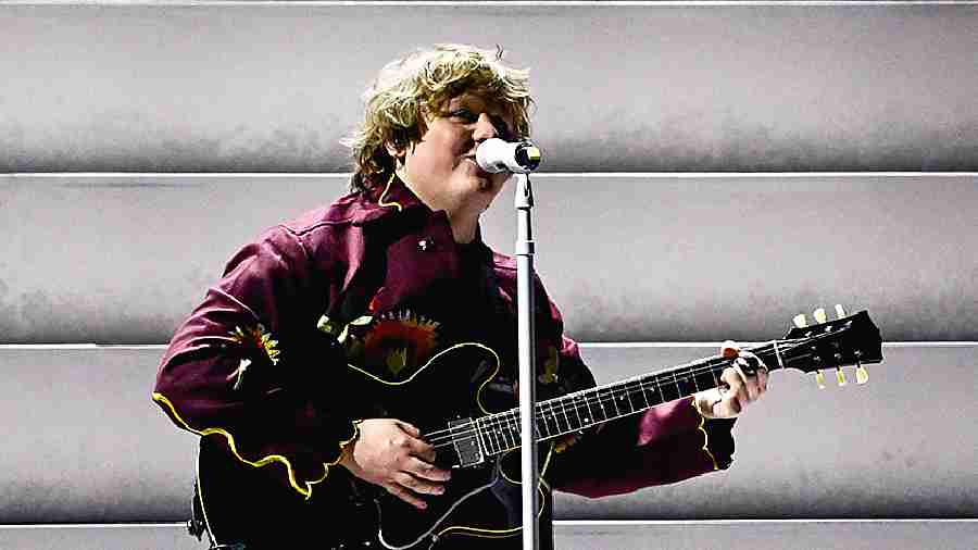 Lewis Capaldi charmed the audience with his performance.