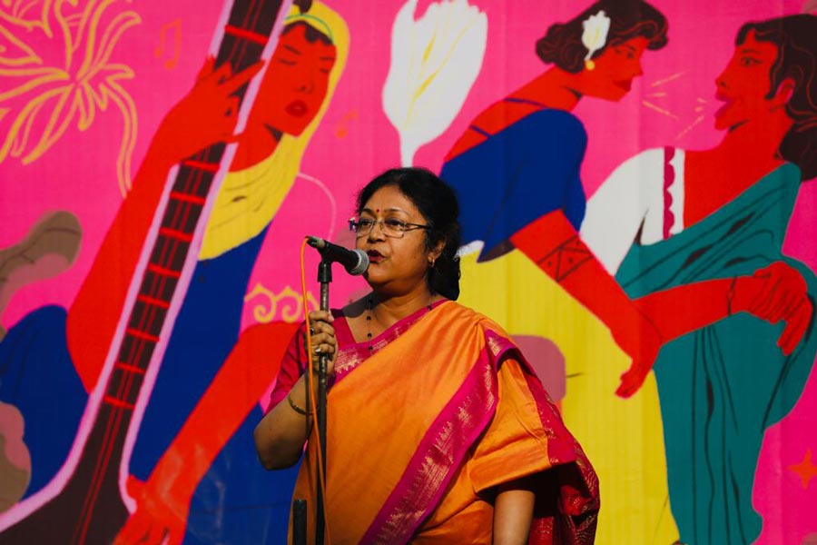 Sarbari Nag who is associated with the Lake Gardens Women and Children Development Centre for 30 years recited Krishna by Sabyasachi Deb. ‘’The poem is an episode from the Mahabharat when Draupadi was lost in the game of dice.