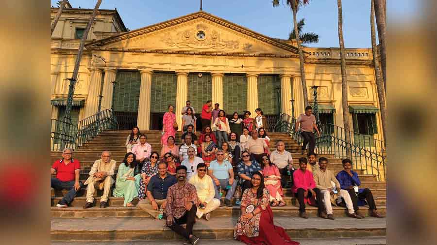 The Murshidabad Heritage Festival 2022 group in front of Nashipur Palace 