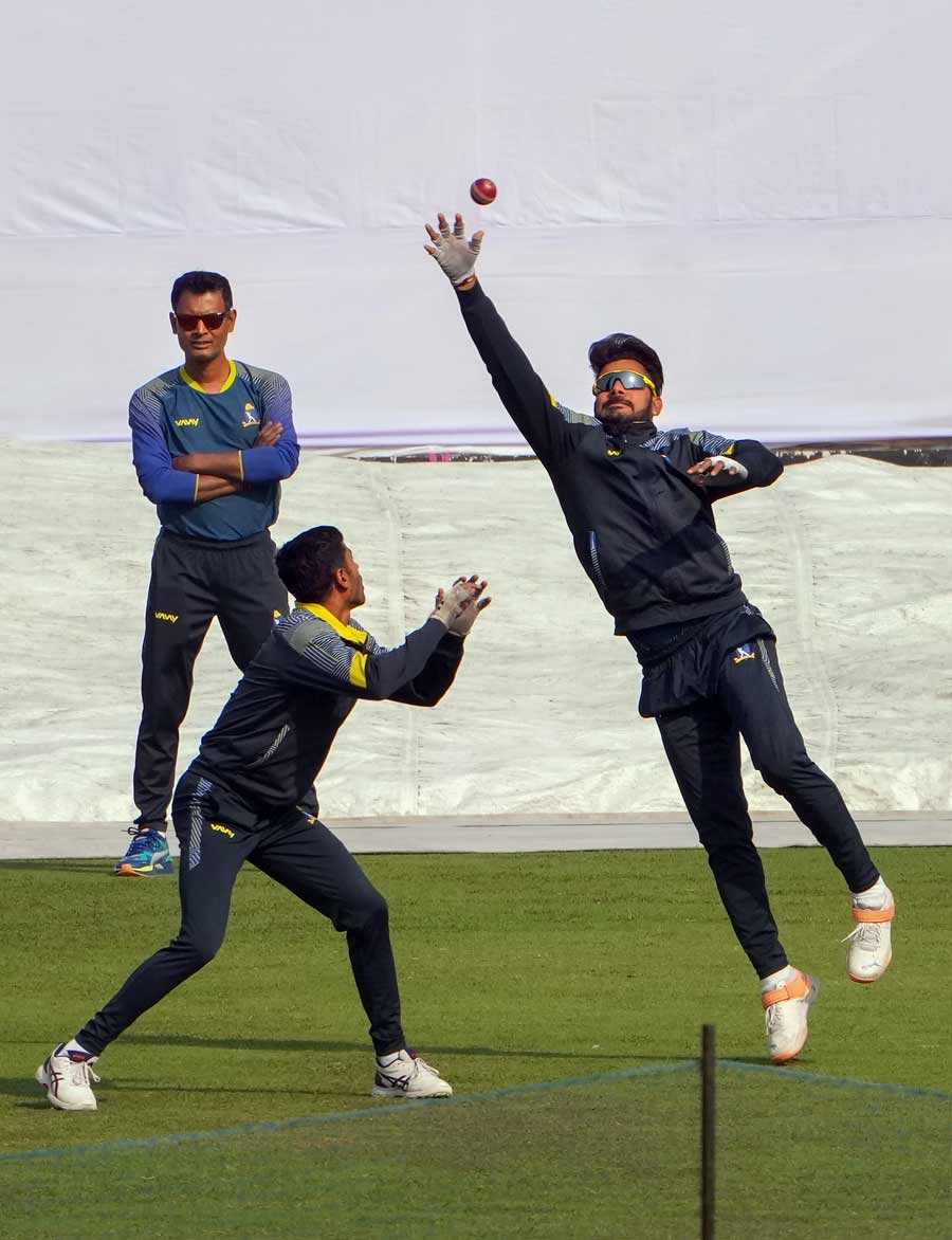 Bengal skipper Manoj Tiwary with teammates during a training session on the eve of Ranji Trophy final cricket match against Saurashtra at Eden Gardens in Kolkata on Wednesday