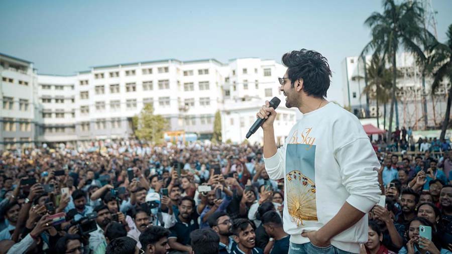 The Shehzada actor enthralled his fans in the city and interacted with them at a film promotion event. 