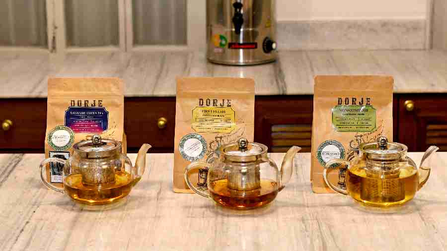 Choose from a wide range of flavoured and regular teas from Dorje Teas while you are at the Lounge. The Kashmiri Kahwa, one of the bestsellers from the brand, has a subtle but eclectic flavour of spices. For a fresh and light taste with subtle floral notes, try the First Flush. The Monsoon Flush provides a stronger and bolder taste that is a must-try