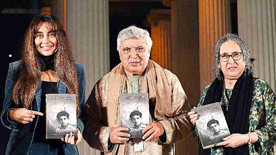 At the event, hosted in the mesmerising backdrop of the Prinsep Ghat, Javed Akhtar’s new biography published in January, Talking Lifeby Nasreen Munni Kabir, was introduced to the audience