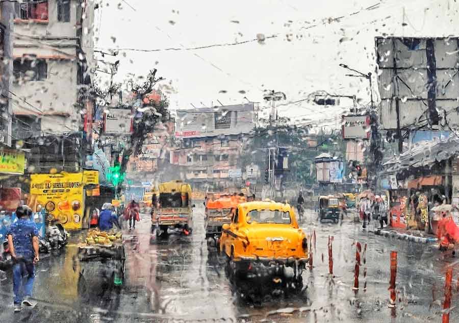 South Kolkata experienced light rain on Saturday afternoon