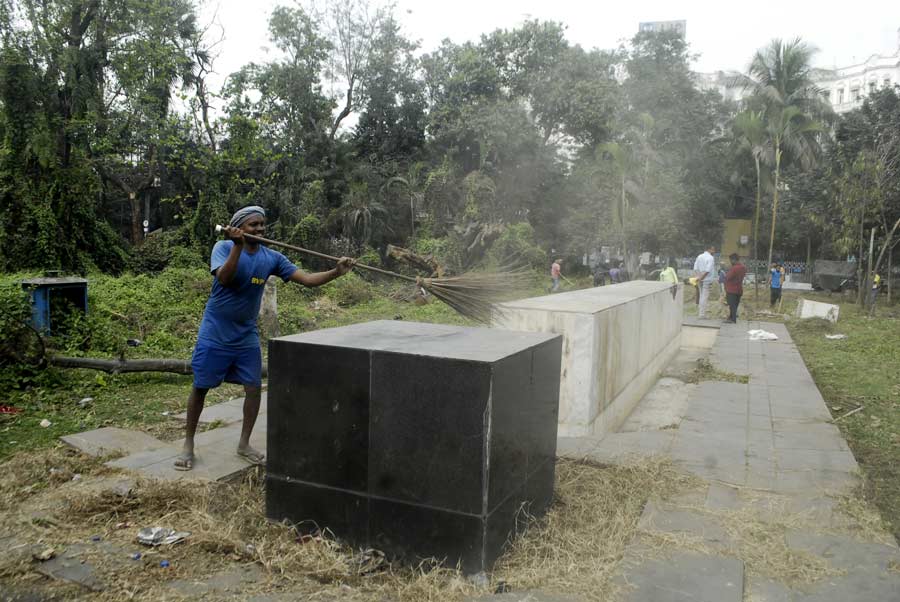 Bhasha Shahid Smarak at Surendranath Park receives a good cleaning a day ahead of International Mother Language Day celebrations