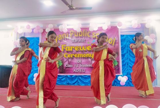 Kalyani Public school Barasat gave a grand farewell party to the outgoing batch of class 12 Arts and Commerce on 13th February amidst a myriad cultural program and motivational speeches of the Principal and Teachers. Students shared their memories of school days.
