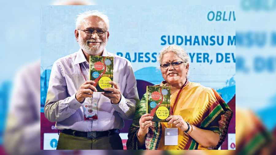 Sudhansu and Sudeshna Mohanty with the book Oblivion and Other Stories