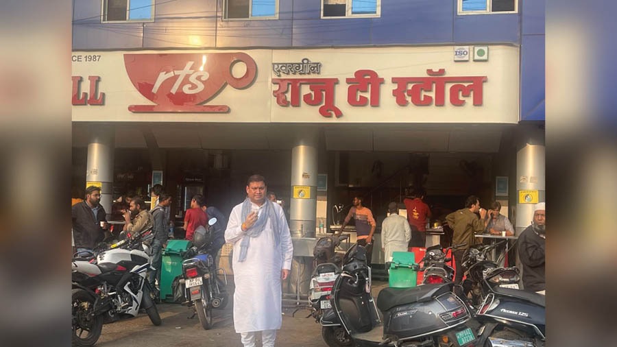 Sundeep Bhutoria with a cuppa at Raju’s tea stall in Bhopal