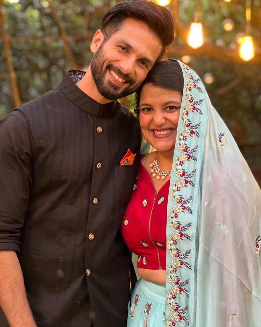 Shahid shares a close bond with his half-siblings Sanah Kapur and Ishaan Khatter. The actor has also shared screen space with both his siblings. 