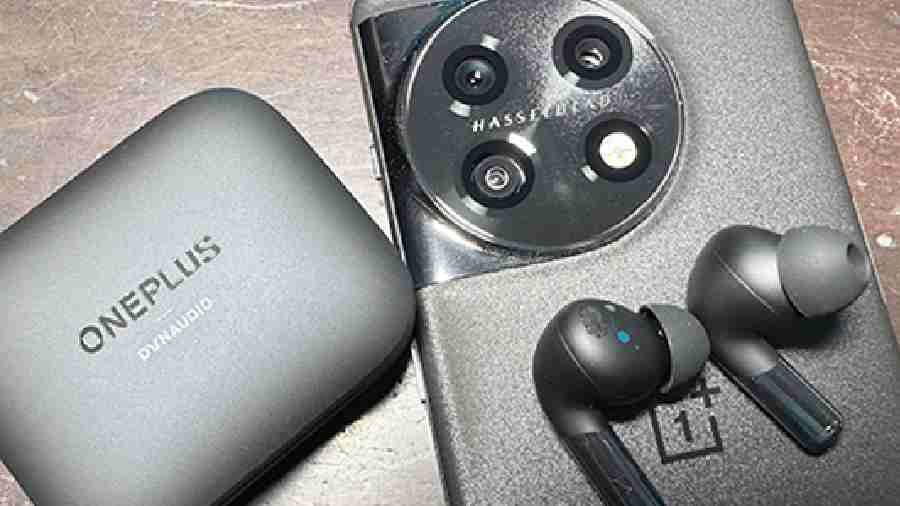 The wireless earbuds are light and if you are using a OnePlus phone, the integration is excellent