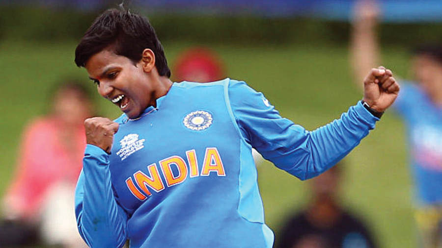Deepti Sharma (UP Warriorz): Hailing from Lucknow, 25-year-old Sharma will be a hometown hero for the UP franchise. Since coming into the Indian setup, she has been undroppable across formats and will be keen to live up to the billing, given her Rs 2.60 crore price tag. A sensation of late for running out non-strikers, Sharma must not be taken lightly for more conventional cricketing reasons, justified by her rank of fourth and second in the list of T20I bowlers and all-rounders, respectively