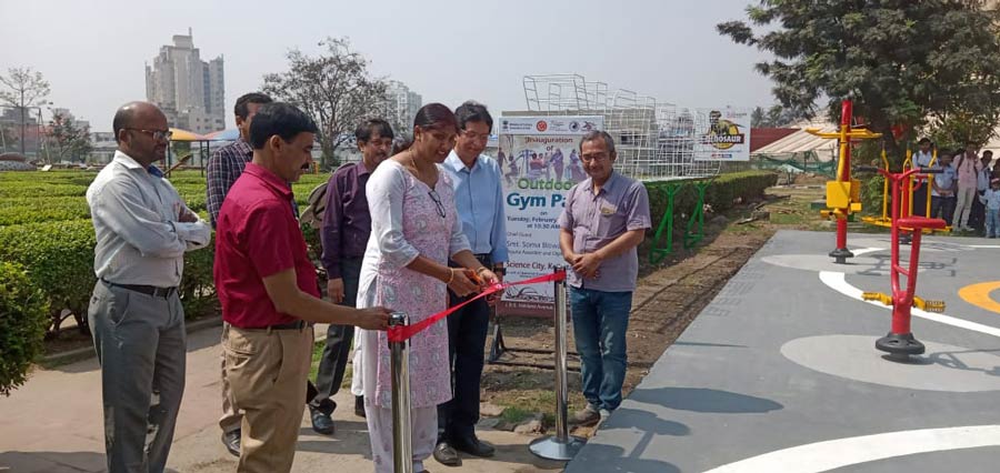 Science City inaugurated an outdoor gym park on Monday. Athlete, Arjuna Awardee and Olympian Soma Biswas was present at the inauguration