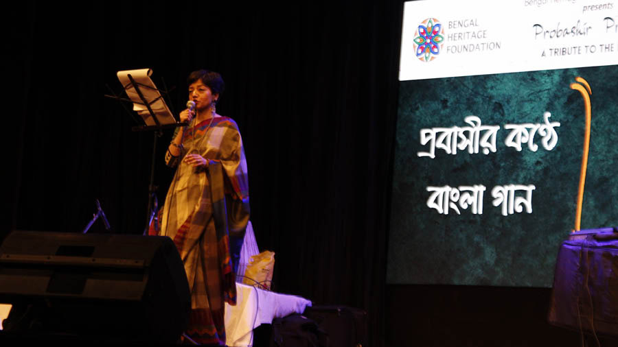 The next part of the programme was about reliving the timeless appeal of Bengali classics, with songs originally sung by the likes of Kishore Kumar, Manna Dey and Hemanta Mukhopadhyay regaling the audience. Rabindrasangeet was also present in ample doses, with a soulful rendition of Tumi Robe Nirobe proving particularly memorable. Among the singers were Anamika Sarkar, Riddhi Bardhan, Ani Bardhan, Tanusree Guha and Suranjan Som, the president of the BHF. “Bengali songs take me to my childhood because that’s where I first learnt music, when I was four. These songs are the refuge and tranquillity I always seek out. They are a source of sustenance for me,” said Tanusree Guha, director at Bank of America in the UK