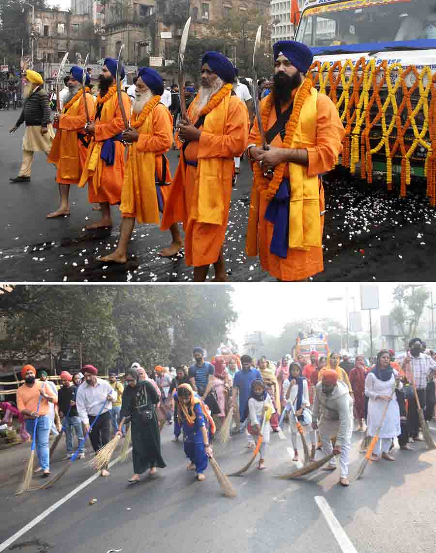 A ‘nagar kirtan’ was organised at Esplanade on the occasion of Guru Govind Singh’s birth anniversary on Sunday