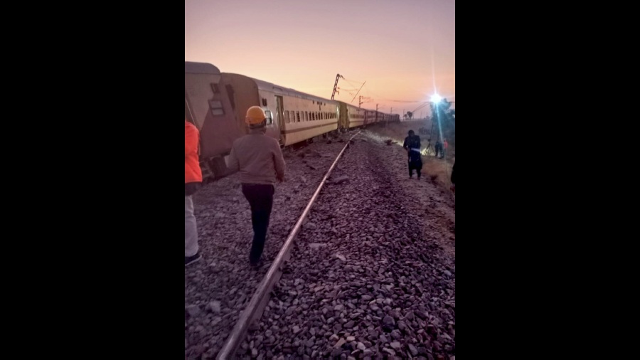  Several trains have either been cancelled or diverted due to the derailment of train number 12480 on the Rajkiyawas-Bamodara route at 3.27 am. 