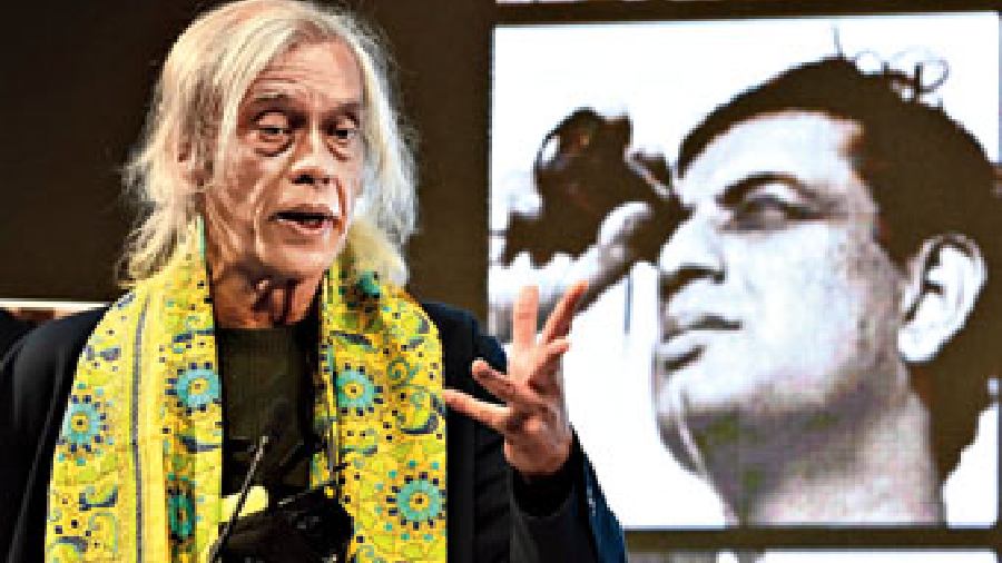 Sudhir Mishra delivers the Satyajit Ray Memorial Lecture during the Kolkata International Film Festival at Sisir Mancha