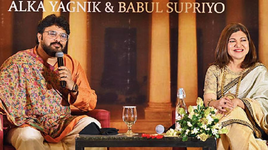  Babul Supriyo and Alka Yagnik chatted with the audience