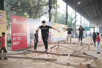 Log-a-Rhythm: Starting off easy, this obstacle had participants navigate a certain area while balancing on wooden logs kept in a criss-cross manner.