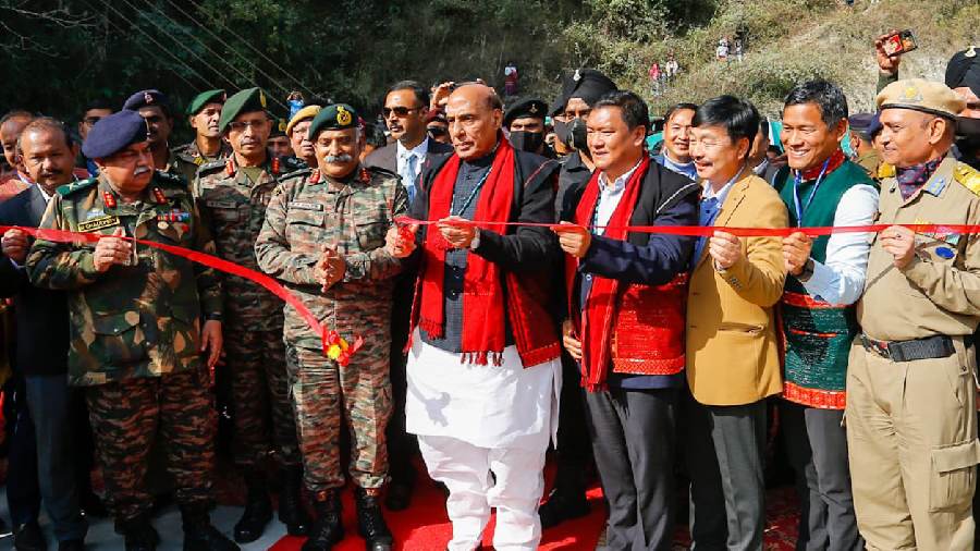 Defence Minister with Arunachal Pradesh Chief Minister Pema Khandu inaugurates Siyom Bridge in Arunachal Pradesh. Singh described the projects as a testament to the concerted efforts of the government and the BRO towards the development of border areas in order to enhance the operational preparedness of the armed forces, and ensure socio-economic development of far-flung regions.