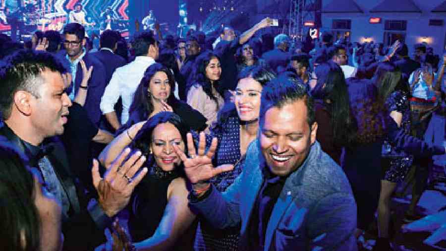 From jive to ballroom, hip-hop, belly dancing and even some bhangra, the dance floor saw it all as the party rockers brought on their A-game, just like this group that was busy dancing to Sau tarah ke.
