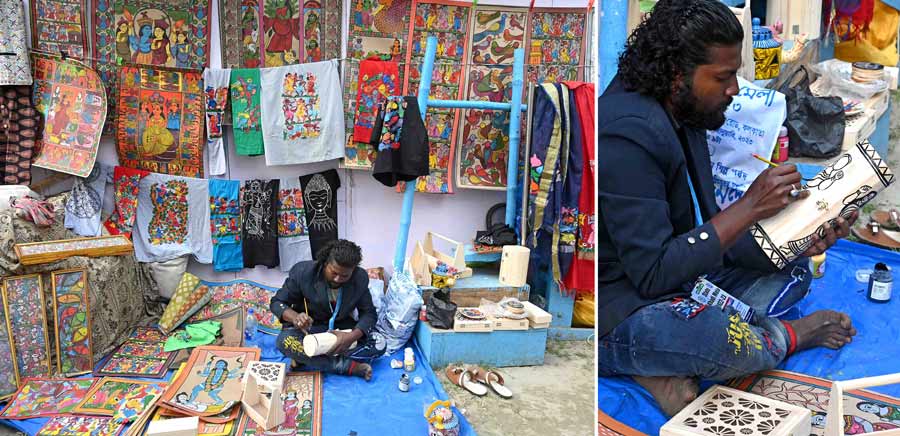 Sirajuddaulah Chitrakar from Pingla, West Midnapur, is a seventh generation artist of Bengal’s ‘Patachitra art’ and also an ex-student of the Government Art College. His artwork reflects his impeccable skill that has earned worldwide acclaim