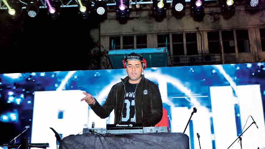 Providing the perfect end to the night was DJ Bunny who got the crowd grooving late into the night was hit Bollywood tracks. The dance floor got crowded as the evening rolled on, with people coming together to dance their hearts out, ushering in 2023 with unhindered positive vibes.