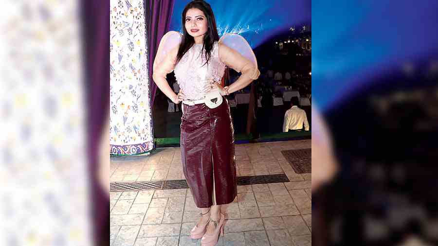 “I enjoyed my 31st night at CSC to the fullest and I always prefer styling it my own way with my own designs, and a fit from my own boutique,” said Priyanka Basu looking pretty in a blingy top with purple pants.