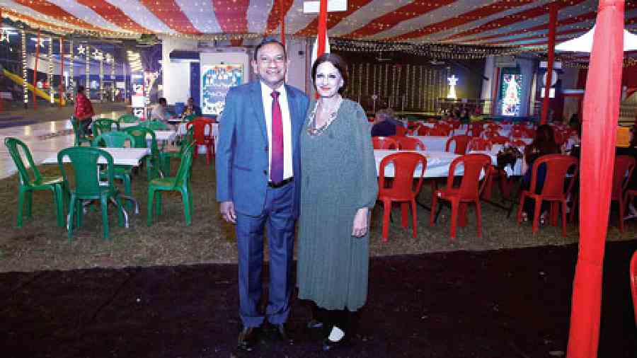 We spotted chief executive and secretary of ICSE and ISC council, Gerry Arathoon and wife Anita warming up to the NYE vibe at the club. “Live life to the fullest, cherish each moment and continue to remember: Gratitude to God is the essence of life,” said Anita, a teacher who shared her New Year’s resolution with t2.