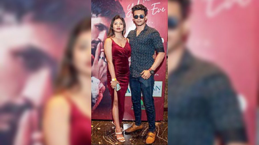 Sohom and Anusha made a well-dressed couple. “We are planning an afterparty at home,” said the couple who kept it cool and easy. While Sohom kept it casual in denims and loafers, Anusha went the minimal glam route with a bodyhugging maroon velvet dress.